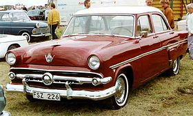 Ford De Luxe Fordor Седан 1954 года FSZ226.jpg