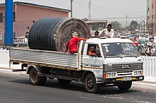 SML truck on the road in Accra 20-02-08 OFWA Photowalk-.jpg