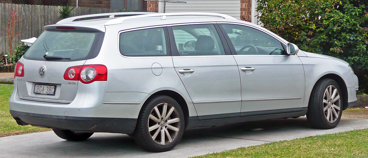 File:2006-2010 Volkswagen Passat (3C) 2.0 TDI station wagon (2010