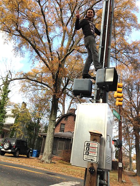 File:2013-11-22 User Specious on crosswalk signal.jpg