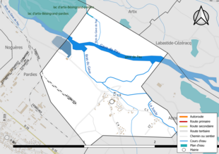 Carte en couleur présentant le réseau hydrographique de la commune