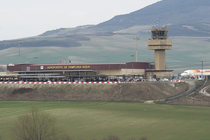 File:Aeropuerto de Pamplona-Noáin.jpg