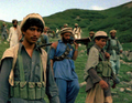 Душманы переходят афгано-пакистанскую границу, 1985 год, у крайнего справа Чи-ком.