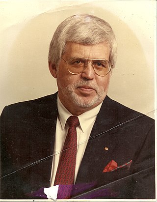 <span class="mw-page-title-main">Alf Schwarz</span> A Canadian sociologist