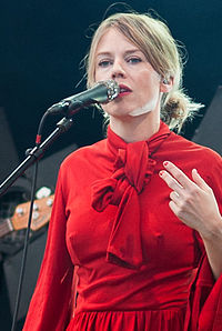 Annika Norlin treedt op in Gröna Lund in Stockholm, Zweden in mei 2011