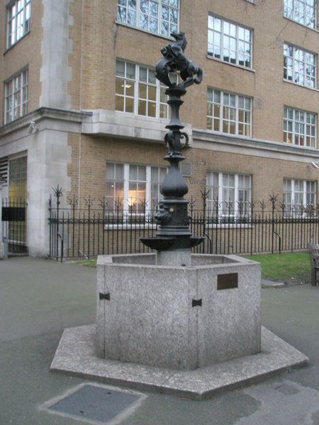File:Appealing sculpture in Mount Street Gardens - geograph.org.uk - 1089990.jpg