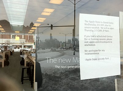 the Apple Store closed during the storm