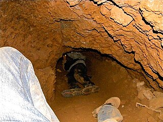 <span class="mw-page-title-main">Artisanal mining</span> Independent, small-scale, subsistence mining