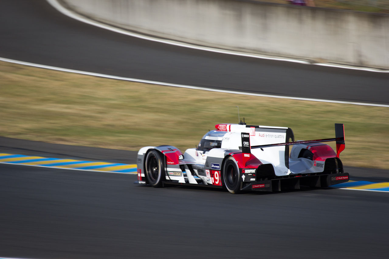 Image of Audi Sport Team Joest - Audi R18 e-tron quattro -9 (18243483094)