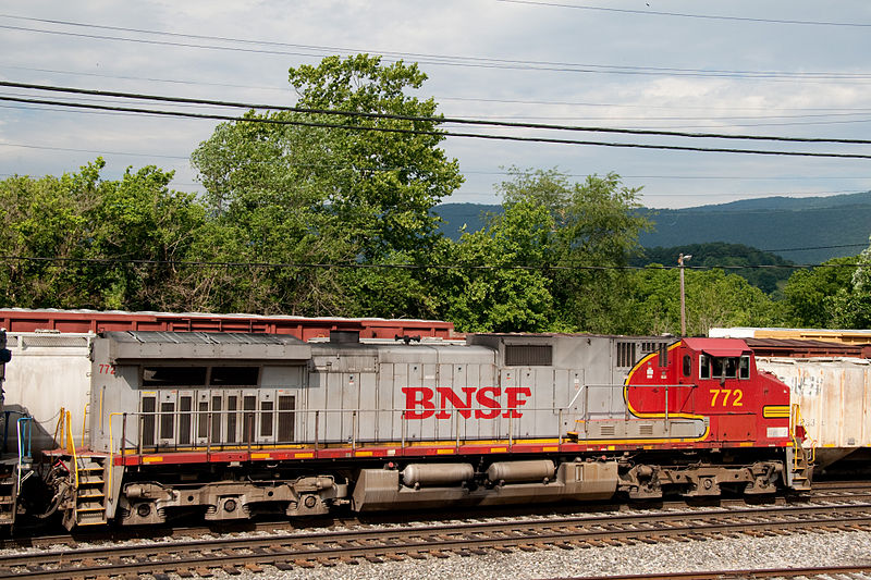 File:BNSF in the Shenandoah Valley (4739653299).jpg