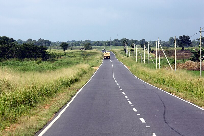 File:Batticaloa - Polonnaruwa Road (near Punanai).JPG