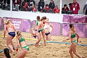 Deutsch: Beachhandball bei den Olympischen Jugendspielen 2018; Tag 6, 12. Oktober 2018; Mädchen, Hauptrundenspiel – Ungarn-Niederlande 2:1 English: Beach handball at the 2018 Summer Youth Olympics at 12 October 2018 – Girls Main Round – Hungary-Netherlands 2:1