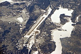 El aeropuerto visto desde el cielo en abril de 2012.