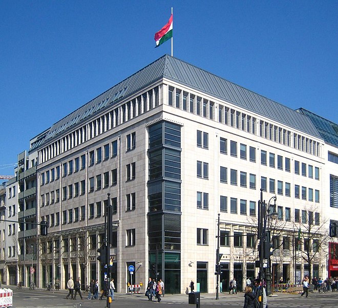 File:Berlin, Mitte, Unter den Linden 76, Botschaft von Ungarn 01.jpg