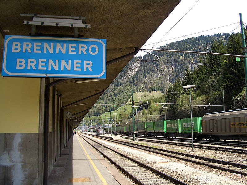 File:Brennero-Station-0824.jpg