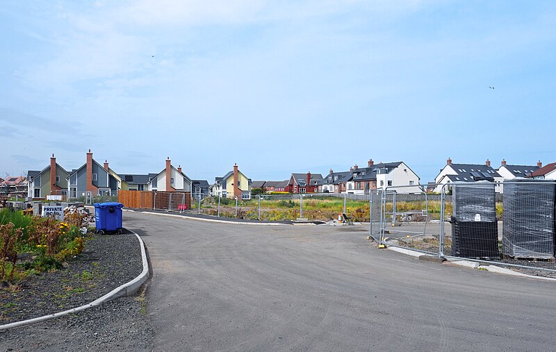 File:Building more Beadnell - geograph.org.uk - 5512373.jpg