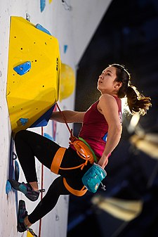 Daria Kan při lezení na obtížnost na Zimních armádních světových hrách 2017 v Soči