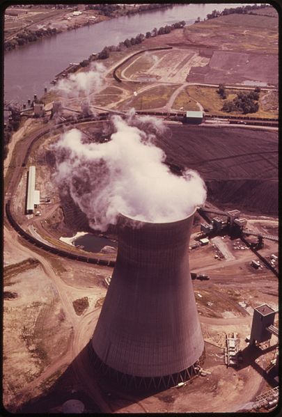 File:CLOUD OF STEAM RISES FROM ONE OF THE MASSIVE COOLING TOWERS OF THE JOHN AMOS POWER PLANT NEAR NITRO ON THE KANAWHA... - NARA - 551184.jpg