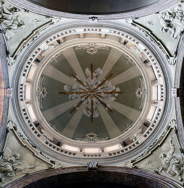 File:Ceiling of left chapel in Duomo (Verona).jpg