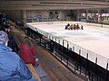 Ringette-Training im Patinoire Jean Trottier mit etwa 600 Plätzen (Januar 2010)