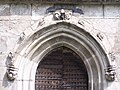 Porte en ogive de Notre-Dame-du-Bon-Secours, Salsignac.