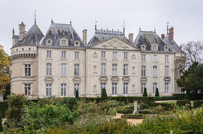 File:Chateau du Lude facade est.jpg