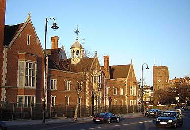 Remains of Sir John Crosby's mansion of Crosby Hall Chelsea crosby hall 1.jpg