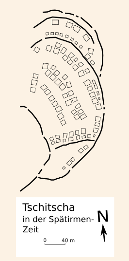 plattegrond van de nederzetting Tsjitsja, met links het westelijke deel van de citadel, rechts de versterkte buitennederzetting