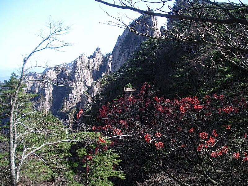 File:China Anhui Huang Shan scenic view 14.JPG