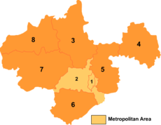 Piirikuntatason jako. Kaupunkipiirit (1, 2) on esitetty vaaleammalla värisävyllä.