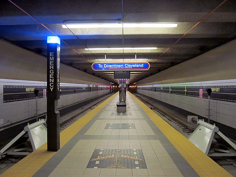 File:Cleveland Airport station platform.JPG