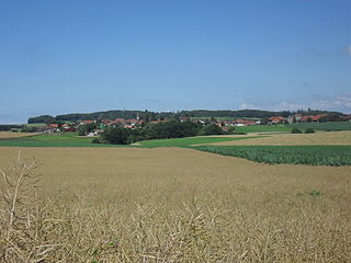 <span class="mw-page-title-main">Combremont-le-Grand</span> Former municipality in Vaud, Switzerland