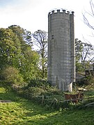 Concrete silage tower, disused - geograph.org.uk - 2663747.jpg