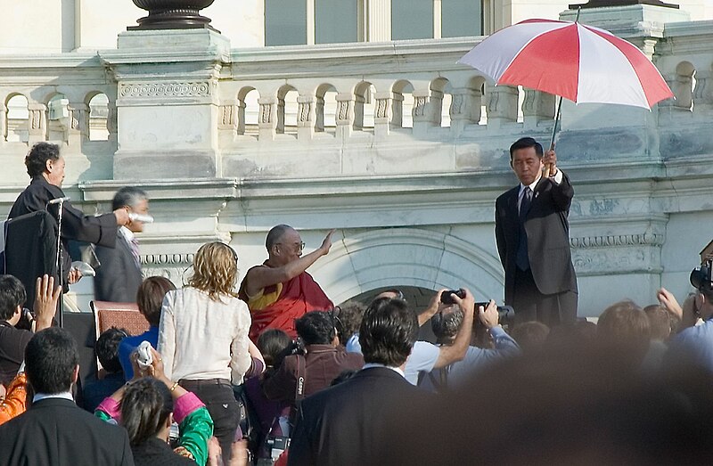 File:Dalai Lama awarded the Congressional Gold Medal, October 2007 (1657649763).jpg