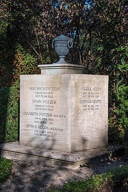 Tomb of Friedrich Pützer in the forest cemetery in Darmstadt