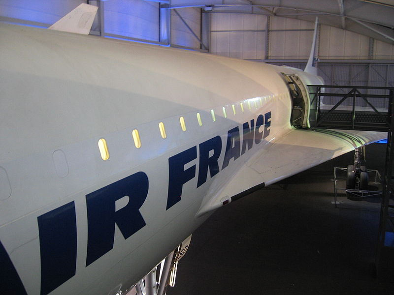 File:Displays at the Musee de l'Air et de l'Espace, Le Bourget, Paris, France, September 2008 (30).JPG