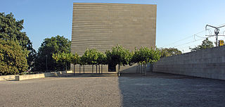 Sinagoga vista desde el patio interior