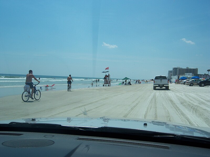 File:Driving on Daytona Beach.jpg