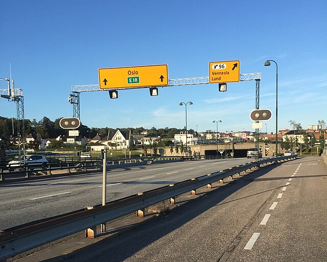 E18 in Kristiansand with the exit to Vennesla
