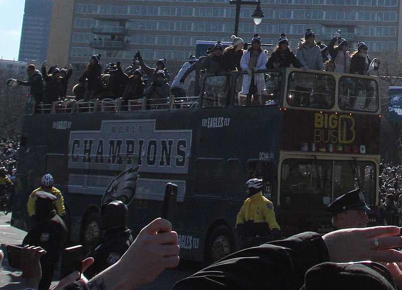 File:Eagles Super Bowl Parade 07 (cropped).jpg