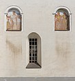 English: Alcove paintings and barred window Deutsch: Nischenmalereien und Gitterfenster