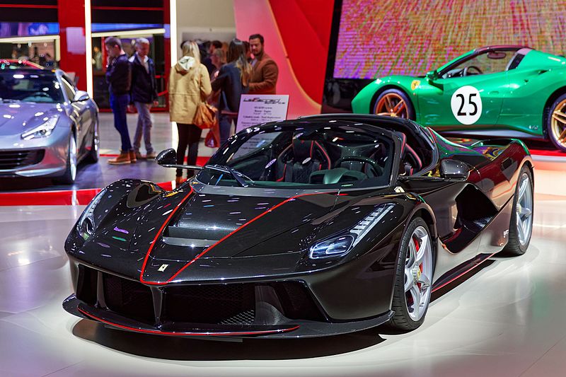 File:Ferrari LaFerrari Aperta - Mondial de l'Automobile de Paris 2016 - 002.jpg