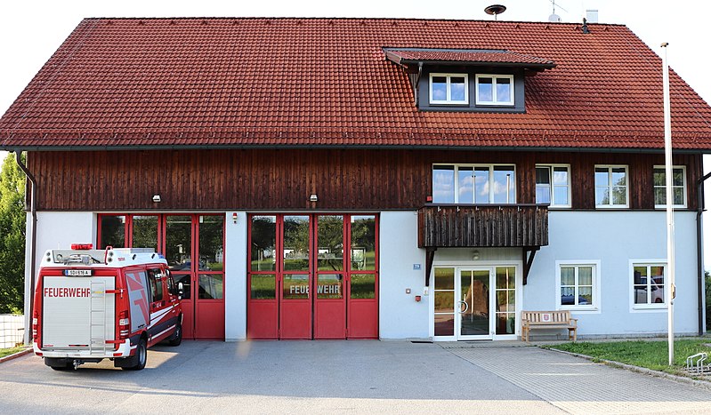 File:Feuerwehrhaus Freinberg.jpg