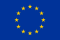 Die Europaflagge besteht aus zwölf gelben Sternen, die kreisförmig auf dunkelblauem Hintergrund liegen.