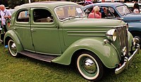 Ford V8 Pilot σεντάν