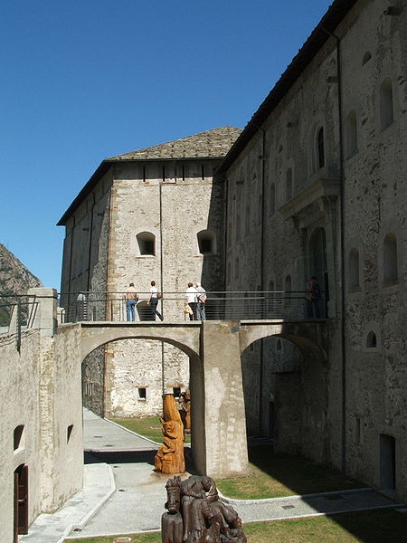 File:Forte di Bard-DSCF8279.JPG