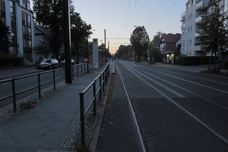 File:Friedrich-Engels-Straße Niederschönhausen.JPG