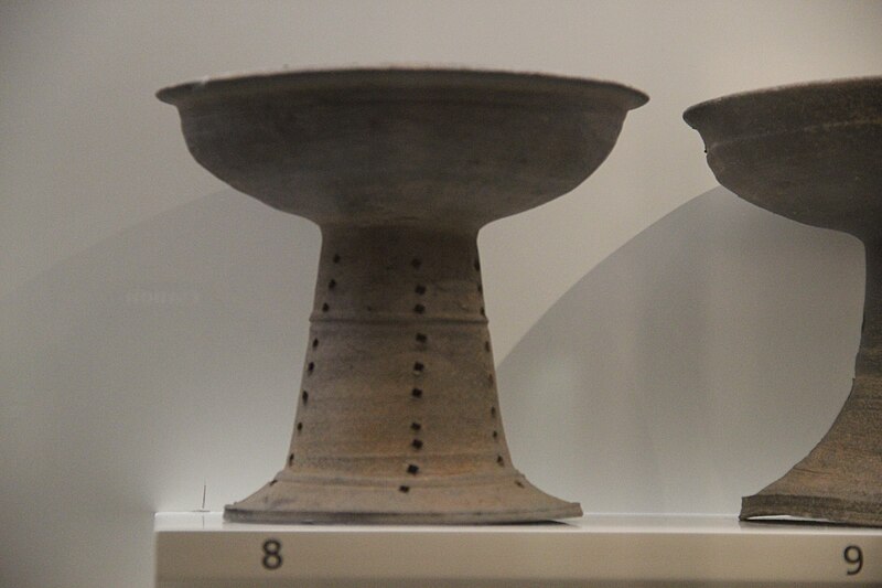 File:Gaya Confederacy Pottery (17998680071).jpg