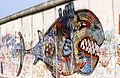 Graffiti a berlini falon 1990-ben