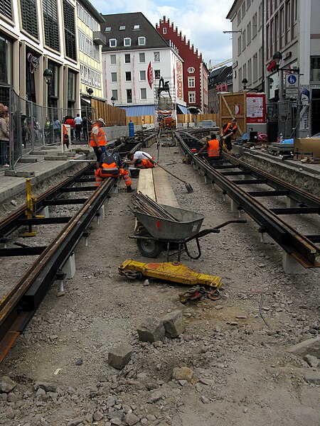 File:Gleiserneuerung Bertoldsbrunnen Freiburg (27).jpg